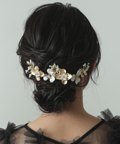 Kana（カナ）の「メタル フラワー リーフ ヘアクリップ 3本セット（バレッタ/ヘアクリップ・レディース・ゴールド・フリー）」の4枚目の写真