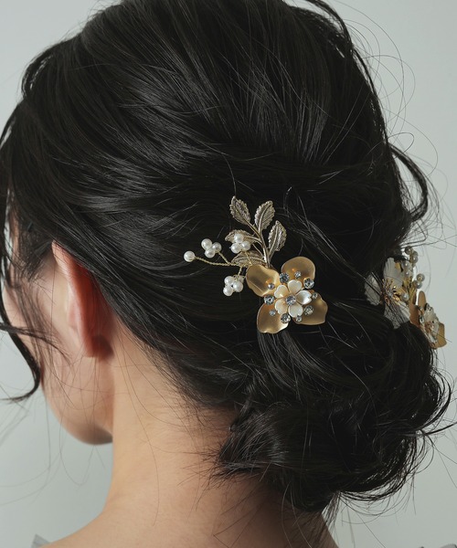 Kana（カナ）の「メタル フラワー リーフ ヘアクリップ 3本セット（バレッタ/ヘアクリップ・レディース・ゴールド・フリー）」の3枚目の写真