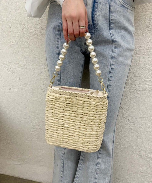 one after another NICE CLAUP（ワンアフターアナザーナイスクラップ）の「パールハンドルペーパーストローバッグ（かごバッグ・レディース・アイボリー/ブラック・FREE）」の12枚目の写真