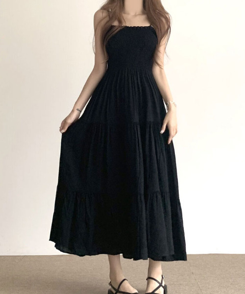VIVID LADY(ビビッドレディー)の「キャミソールスリムフレアワンピース ロング丈(ワンピース・レディース・ブラック/ホワイト・FREE)」の2枚目の写真