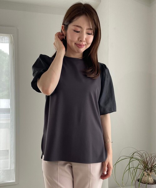 UNFILO(アンフィーロ)の「BEAUTY FORM シアースリーブTシャツ(Tシャツ/カットソー・レディース・グレー系/ネイビー系2/ホワイト系/ベージュ系2/ブラック系・X-LARGE)」の4枚目の写真