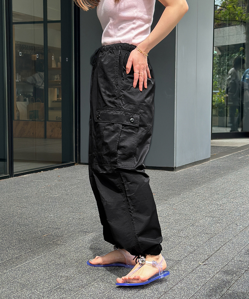 U by SPICK&SPAN（ユーバイスピックアンドスパン）の「【SUNNY SPORTS/サニースポーツ】イージーワイドカーゴパンツ 53243-2-13810（カーゴパンツ・レディース・カーキ/ブラック・FREE）」の6枚目の写真