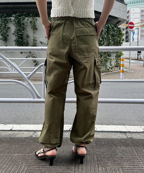 U by SPICK&SPAN（ユーバイスピックアンドスパン）の「【SUNNY SPORTS/サニースポーツ】イージーワイドカーゴパンツ 53243-2-13810（カーゴパンツ・レディース・カーキ/ブラック・FREE）」の11枚目の写真
