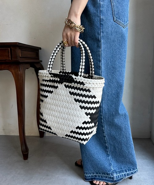 DouDou（ドゥドゥ）の「カゴバッグ（かごバッグ・レディース・ホワイト/ピンク/ブラック・MEDIUM）」の4枚目の写真