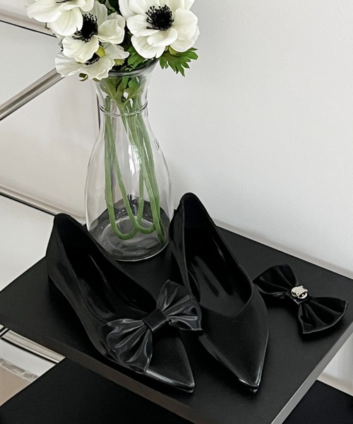 by muni:r（バイ ムニール）の「ビッグリボンサテン2WAYパンプス（パンプス・レディース・アイボリー/シルバー/ブラック・25.0cm/24.5cm/24.0cm/23.5cm/23.0cm）」の22枚目の写真