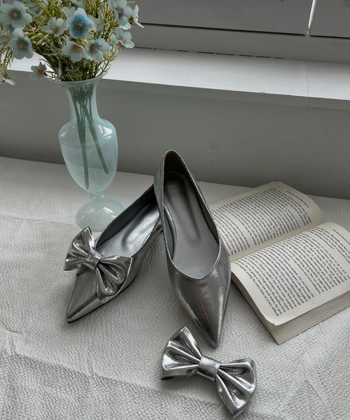 by muni:r（バイ ムニール）の「ビッグリボンサテン2WAYパンプス（パンプス・レディース・アイボリー/シルバー/ブラック・25.0cm/24.5cm/24.0cm/23.5cm/23.0cm）」の17枚目の写真