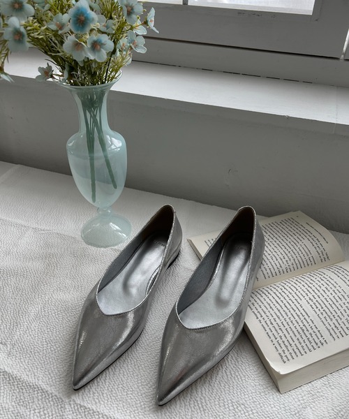 by muni:r（バイ ムニール）の「ビッグリボンサテン2WAYパンプス（パンプス・レディース・アイボリー/シルバー/ブラック・25.0cm/24.5cm/24.0cm/23.5cm/23.0cm）」の19枚目の写真