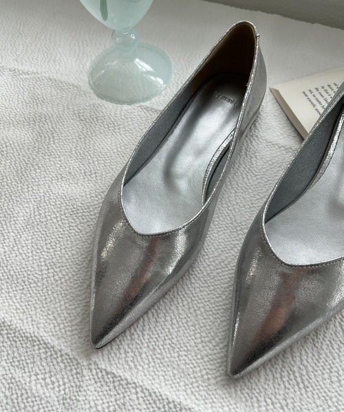 by muni:r（バイ ムニール）の「ビッグリボンサテン2WAYパンプス（パンプス・レディース・アイボリー/シルバー/ブラック・25.0cm/24.5cm/24.0cm/23.5cm/23.0cm）」の8枚目の写真