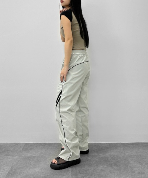 LVEU.(ラブユ.)の「【LVEU.】トライバルハートラグランロゴT / トップス カットソー フレンチスリーブ ラグラン ロゴ トライバル プリント ワンポイント バイカラー 配色 ホワイト ピンク カーキ ZOZOTOWN限定(Tシャツ/カットソー・レディース・カーキ/ホワイト/ピンク・FREE)」の21枚目の写真