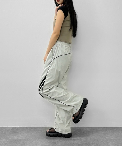 LVEU.(ラブユ.)の「【LVEU.】トライバルハートラグランロゴT / トップス カットソー フレンチスリーブ ラグラン ロゴ トライバル プリント ワンポイント バイカラー 配色 ホワイト ピンク カーキ ZOZOTOWN限定(Tシャツ/カットソー・レディース・カーキ/ホワイト/ピンク・FREE)」の22枚目の写真