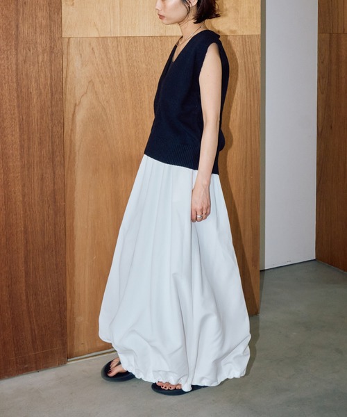 LIENCOEUR（リアンクール）の「バルーンシルエットロングスカート（スカート・レディース・ブラック/ホワイト/ライトグレー・FREE）」の4枚目の写真