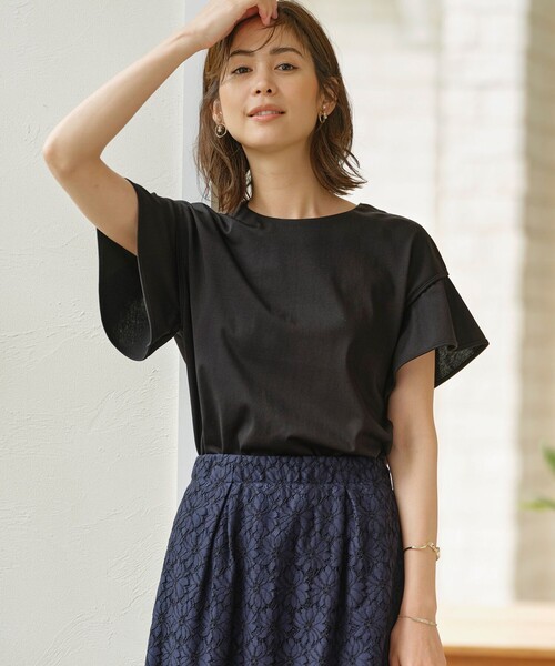 組曲(クミキョク)の「GIZAプレーティング天竺フリルスリーブ Tシャツ(Tシャツ/カットソー・レディース・ブラウン系/アイボリー系/ブラック系/ピンク系・2/3)」の3枚目の写真