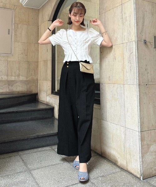 an another angelus（アンアナザーアンジェラス）の「ゴールドダブル釦デニムワイドパンツ/ananotherangelus（デニムパンツ・レディース・ブラック/ライトブルー・2/1）」の7枚目の写真