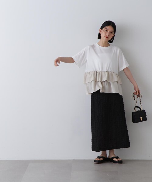 N.（N. Natural Beauty Basic）（エヌエヌナチュラルビューティーベーシック）の「◆異素材ペプラムトップ（Tシャツ/カットソー・レディース・オフホワイト/ブラック・MEDIUM）」の5枚目の写真