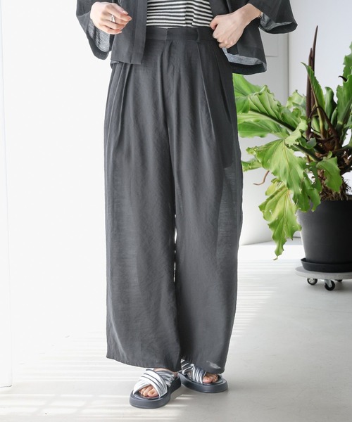 LEPSIM(レプシィム)の「2タックストレートワイドパンツ 117917(その他パンツ・レディース・ライトブルー/ブラック/ベージュ/ブラウン・LARGE/MEDIUM)」の9枚目の写真