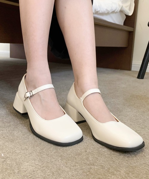Teem Store(チームストア)の「スクエアトゥクロス ベルト パンプス(パンプス・レディース・ブラック/シルバー/アイボリー・37/39/35)」の2枚目の写真