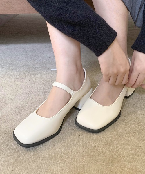 Teem Store(チームストア)の「スクエアトゥクロス ベルト パンプス(パンプス・レディース・ブラック/シルバー/アイボリー・37/39/35)」の6枚目の写真