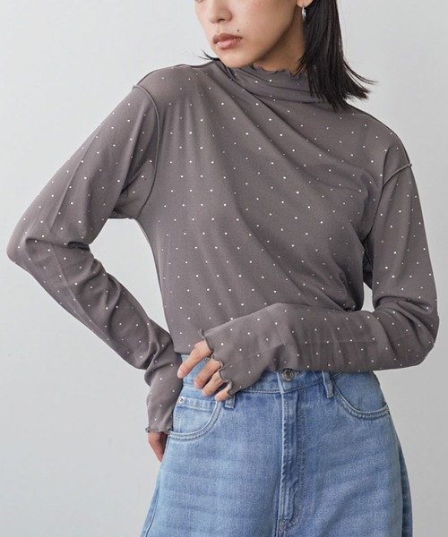 mili an deni(ミリアンデニ)の「ラインストーンメローハイネックトップス(Tシャツ/カットソー・レディース・ブラック/チャコールグレー/オフホワイト・M)」の1枚目の写真