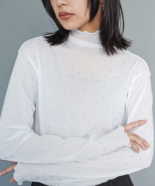mili an deni(ミリアンデニ)の「ラインストーンメローハイネックトップス(Tシャツ/カットソー・レディース・ブラック/チャコールグレー/オフホワイト・M)」の4枚目の写真