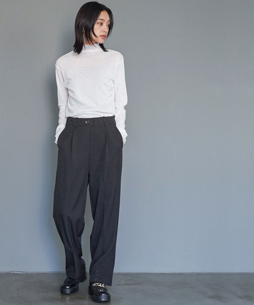 mili an deni(ミリアンデニ)の「ラインストーンメローハイネックトップス(Tシャツ/カットソー・レディース・ブラック/チャコールグレー/オフホワイト・M)」の6枚目の写真
