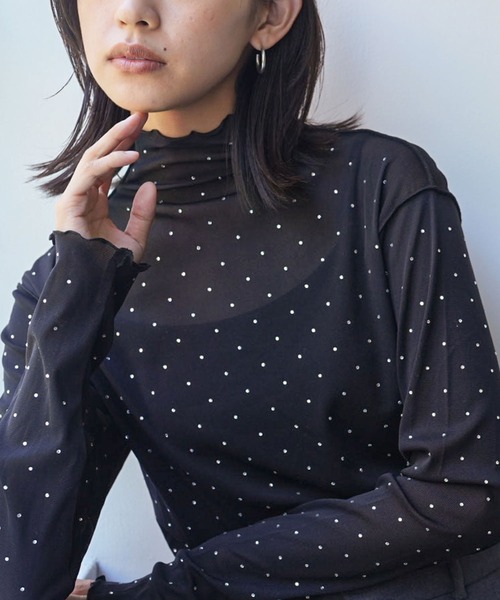 mili an deni(ミリアンデニ)の「ラインストーンメローハイネックトップス(Tシャツ/カットソー・レディース・ブラック/チャコールグレー/オフホワイト・M)」の7枚目の写真