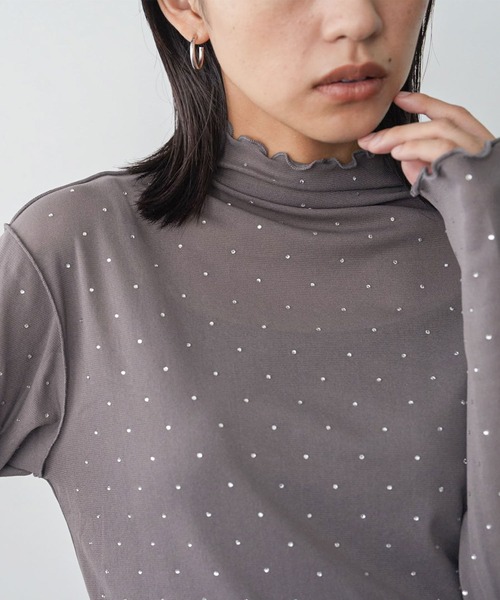 mili an deni(ミリアンデニ)の「ラインストーンメローハイネックトップス(Tシャツ/カットソー・レディース・ブラック/チャコールグレー/オフホワイト・M)」の11枚目の写真