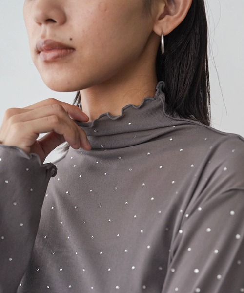 mili an deni(ミリアンデニ)の「ラインストーンメローハイネックトップス(Tシャツ/カットソー・レディース・ブラック/チャコールグレー/オフホワイト・M)」の15枚目の写真