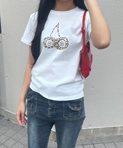 fiere(フィエール)の「レオパード×チェリープリント半袖Tシャツ(Tシャツ/カットソー・レディース・ホワイト・X-SMALL)」の7枚目の写真