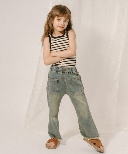URBAN CHERRY(アーバンチェリー)の「ヴィンテージライクフレアデニムパンツ(デニムパンツ・キッズ・ブルー・110cm/120cm/130cm/140cm)」の3枚目の写真