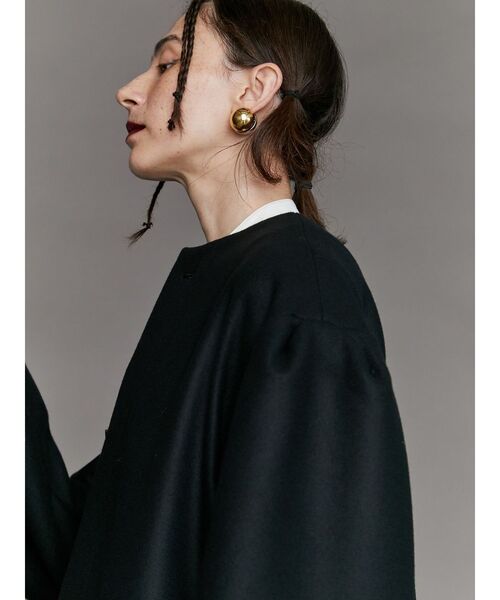 UN3D.（アンスリード）の「TUCK SHOLDER LONG CT / タックショルダーロングコート（その他アウター・レディース・ブラック/グレー・38/36）」の20枚目の写真