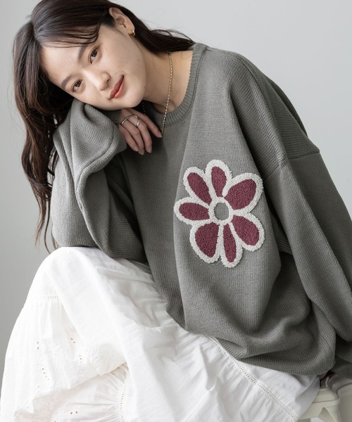 RAGEBLUE（レイジブルー）の「＜累計販売数10000点！＞【WOMENS】WEB限定/ブークレフラワーモチーフルーズニット（ニット/セーター・レディース・ホワイト系1/ホワイト系2/ブラック系1/ブラック系2/グレー系1/グレー系2/ブラウン系1/ブラウン系2/ブルー系2/ブルー系1/グレー系3/ブラック系3/ホワイト系3/ホワイト系4/その他35/ブラック系4/その他5/グレー系4/ピンク系その他7/ピンク系その他6・FREE）」の9枚目の写真