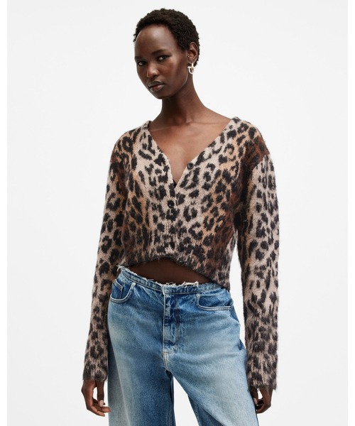 ALLSAINTS（オールセインツ）の「WICK LEOPARD JACQUARD CROPPED CARDIGAN | WICK レオパード ジャカード クロップド カーディガン（カーディガン/ボレロ・レディース・レオパード・S/M/XS）」の4枚目の写真