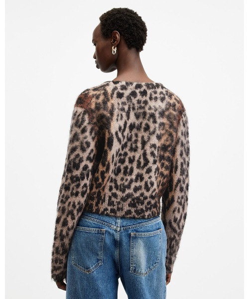 ALLSAINTS（オールセインツ）の「WICK LEOPARD JACQUARD CROPPED CARDIGAN | WICK レオパード ジャカード クロップド カーディガン（カーディガン/ボレロ・レディース・レオパード・S/M/XS）」の6枚目の写真