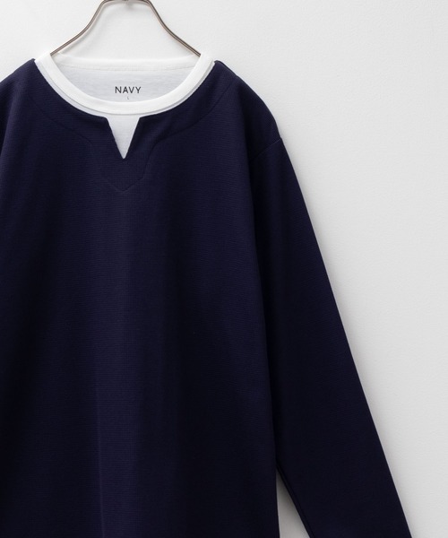 NAVY(ネイビー)の「NAVY 時短コーデ キーネックロンT(Tシャツ/カットソー・メンズ・グリーン/ブラック/グレイッシュベージュ/ネイビー・XXL/S/M/L/XL)」の2枚目の写真