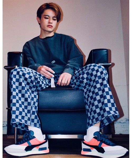 %psh(ウップシュ)の「%psh crayon patch sweat(スウェット・メンズ・グリーン系その他/ホワイト/ブラック系その他・LARGE/X-LARGE/MEDIUM)」の13枚目の写真