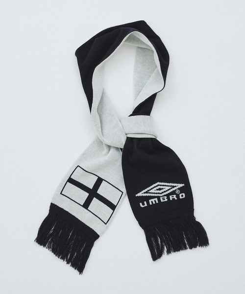 UMBRO(アンブロ)の「UMBRO EX STADIUM SIDE REVERSIBLE MUFFLER(マフラー・メンズ・ネイビー/レッド/ブラック・FREE)」の9枚目の写真