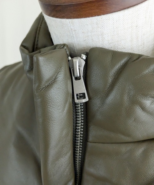 ORIENT MILLINERY（オリエント ミリナリー）の「SHEEP SKIN LEATHER DOWN VEST | リアルシープスキン ダウンベスト（その他アウター・レディース・ブラック/カーキ・FREE）」の10枚目の写真