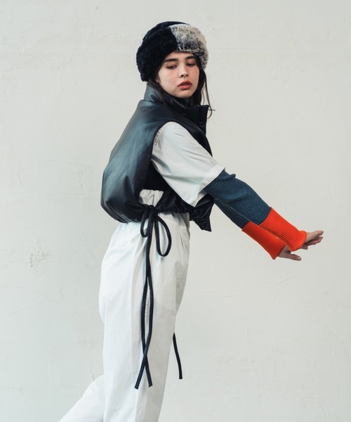 ORIENT MILLINERY（オリエント ミリナリー）の「SHEEP SKIN LEATHER DOWN VEST | リアルシープスキン ダウンベスト（その他アウター・レディース・ブラック/カーキ・FREE）」の4枚目の写真