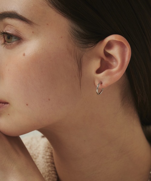 ciite'(シーテ)の「simple earrings / シンプルイヤリング (両耳用)(イヤリング・レディース・シルバー/ゴールド・FREE)」の2枚目の写真