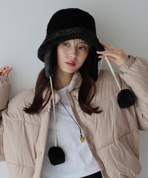 GUCCI ホワイトファーバケットハット 耳あて付き GUCCI ホワイトファーバケットハット 耳あて付き