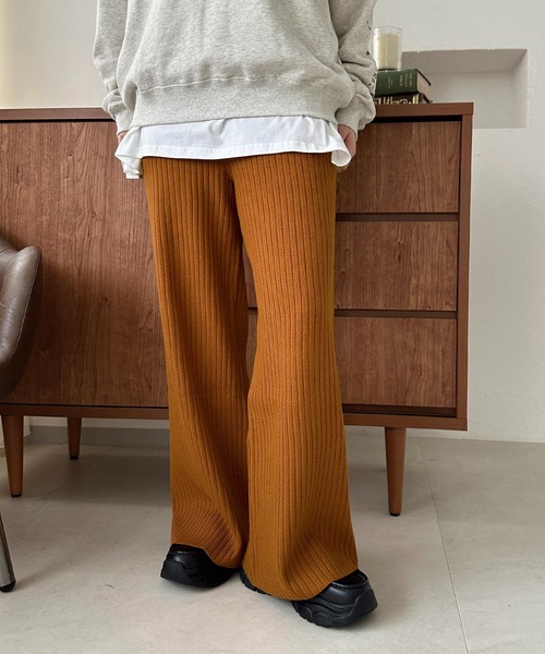 apres jour mignon（アプレジュールミニョン）の「リブニットパンツ【ZOZOTOWN限定アイテム】（その他パンツ・レディース・ブラック/グレイッシュベージュ/アイボリー/ダークブラウン/オレンジ・X-LARGE/SMALL/MEDIUM）」の5枚目の写真