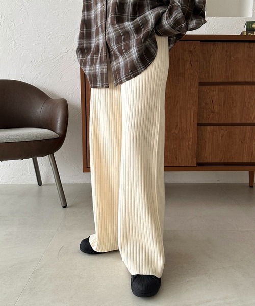 apres jour mignon（アプレジュールミニョン）の「リブニットパンツ【ZOZOTOWN限定アイテム】（その他パンツ・レディース・ブラック/グレイッシュベージュ/アイボリー/ダークブラウン/オレンジ・X-LARGE/SMALL/MEDIUM）」の7枚目の写真