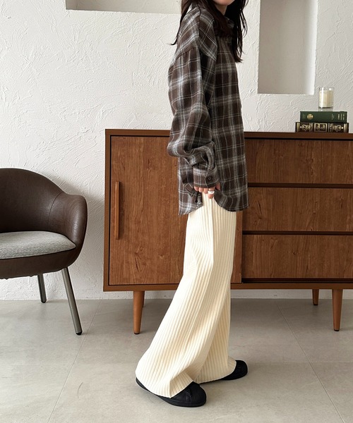 apres jour mignon（アプレジュールミニョン）の「リブニットパンツ【ZOZOTOWN限定アイテム】（その他パンツ・レディース・ブラック/グレイッシュベージュ/アイボリー/ダークブラウン/オレンジ・X-LARGE/SMALL/MEDIUM）」の11枚目の写真