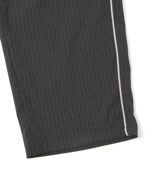  j.n.r.d（ジェー・エヌ・アール・ディー）の「j.n.r.d/ピンストライプトラックパンツ（スラックス・メンズ・ワイン/チャコールグレー/ネイビー・M/LL/L）」の9枚目の写真