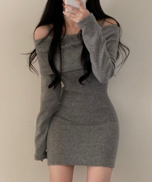 GEMEDA（ジェメダ）の「オフショルダースリムフィットワンピース（ワンピース・レディース・ブラック/グレー/アイボリー・M）」の9枚目の写真