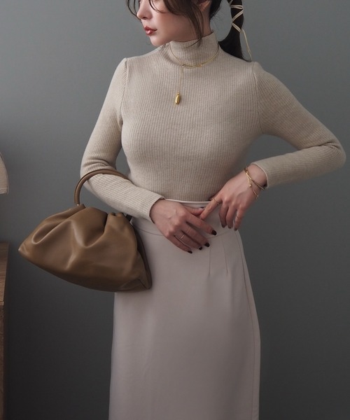 LAULEN(ローレン)の「fleece lining highneck rib knit /裏起毛プチハイネックリブニット(ニット/セーター・レディース・ブラック/アイボリー/ブラウン/ベージュ・FREE)」の1枚目の写真