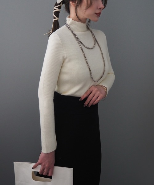 LAULEN(ローレン)の「fleece lining highneck rib knit /裏起毛プチハイネックリブニット(ニット/セーター・レディース・ブラック/アイボリー/ブラウン/ベージュ・FREE)」の2枚目の写真