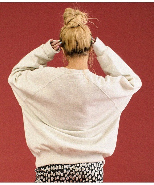 anap mimpi（アナップミンピ）の「裏起毛 ラグラン メッセージ刺繍 スウェット トレーナー（スウェット・レディース・グリーン/キナリ・FREE）」の5枚目の写真