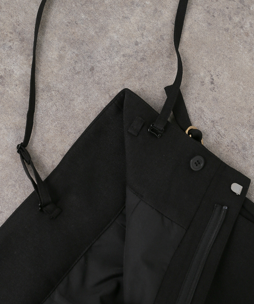 Spick & Span（スピックアンドスパン）の「ミドルハイサスペンダー付きパンツ（その他パンツ・レディース・ベージュ/ブラック・36/38）」の9枚目の写真