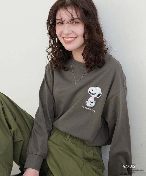 PEANUTS(ピーナッツ)の「【PEANUTS/ピーナッツ】スヌーピー/SNOOPY サガラ刺繍ロンT(Tシャツ/カットソー・レディース・杢グレー/ブラック/ブルーグレー/グリーン/ブルー/グレー/イエロー/アイボリー・M/L/LL/3L)」の10枚目の写真
